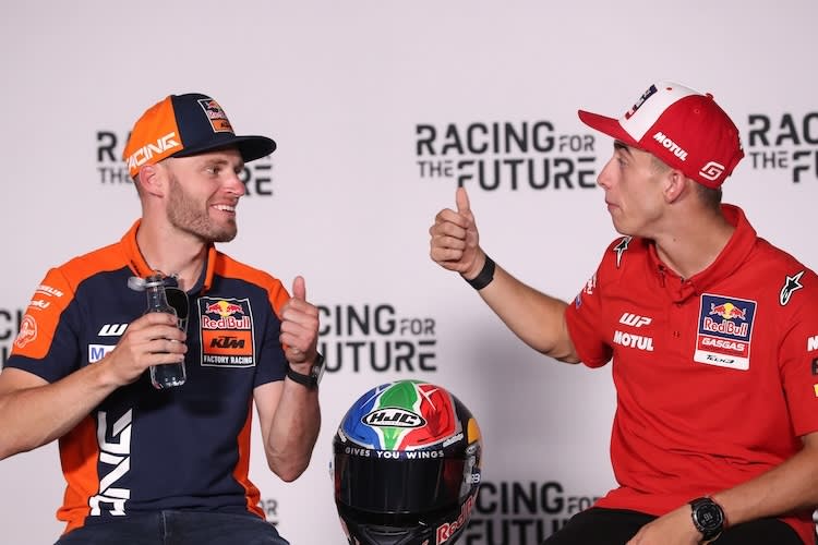 Brad Binder (li.) liegt in der WM als Siebter direkt hinter Pedro Acosta