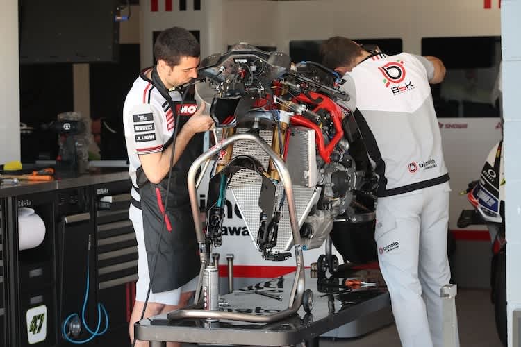 Die Bimota KB998 verwendet den Motor der Kawasaki ZX-10RR