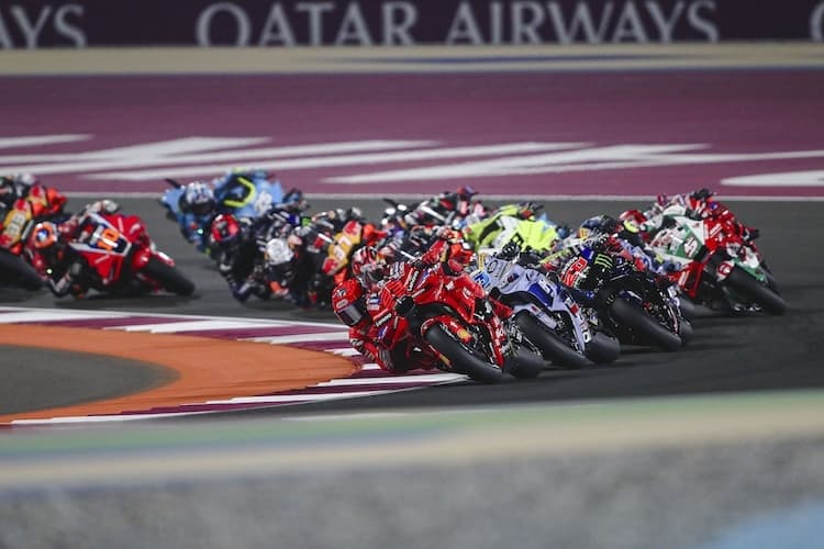 Start zum Sprint in der Wüste: Marc Marquez bereits an der Spitze