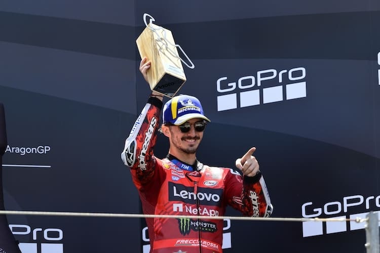 Große Erleichterung: Ducati-Pilot Bagnaia auf dem Podium