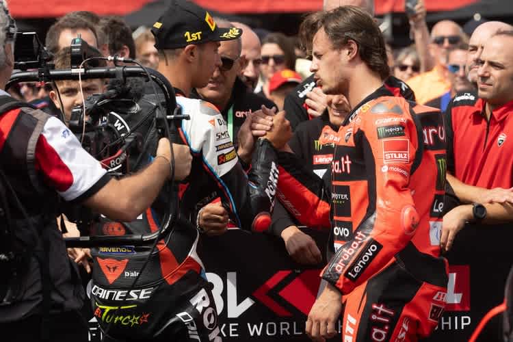 Toprak und Nicolo nach dem Rennen