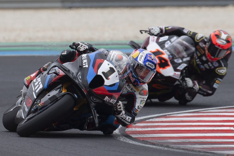 Toprak Razgatlioglu vor Sam Lowes