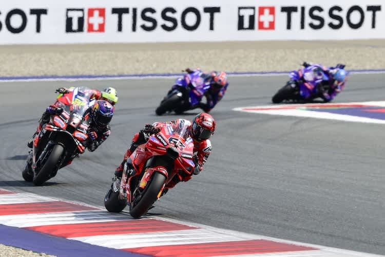 Noch hält sich Bagnaia vor Jorge Martin