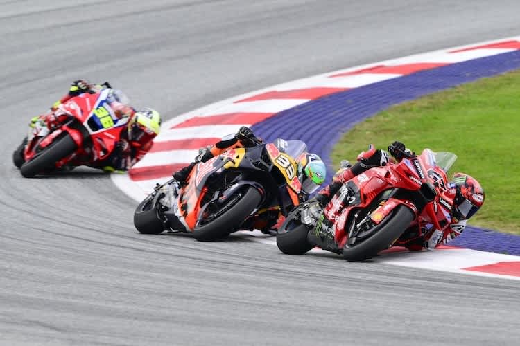 Peddo Bagnaia verteidigte sich ohne Erfolg gegen Brad Binder (KTM) und Joan Mir (Honda)