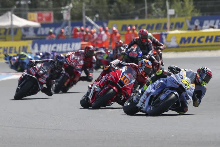 Die Lederkombis der MotoGP-Piloten sind dünne Hightech-Monster