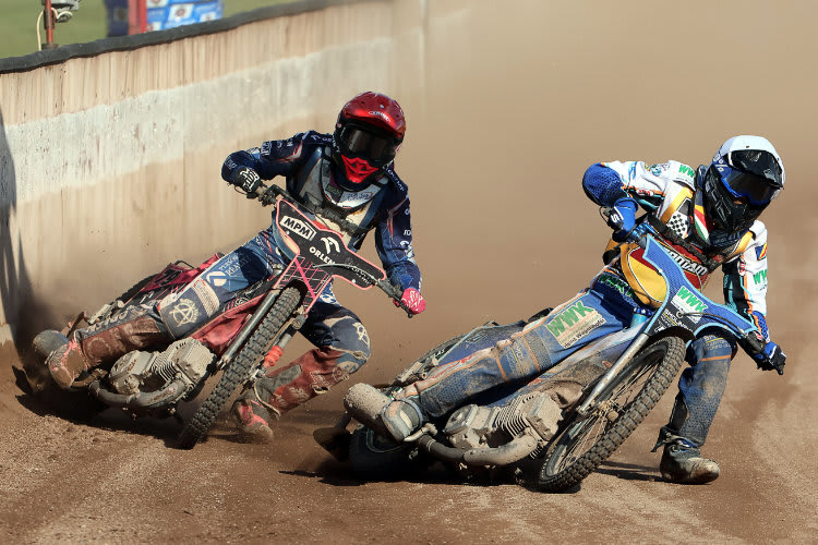 Mario Häusl (re.) im Stechen gegen Adam Bednar