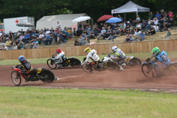 Im Finale: Erik Riss (Rot) vor Lukas Fienhage (Blau) und Martin Smolinski (Gelb)