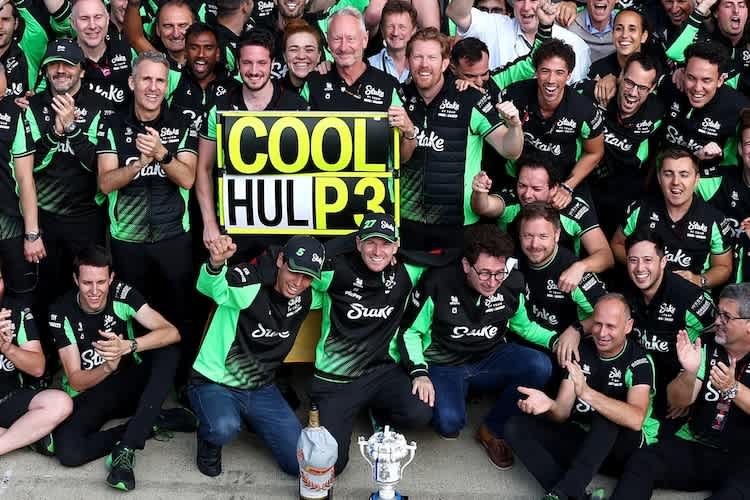 Gabriel Bortoleto freute sich mit Nico Hülkenberg und dem ganzen Sauber-Team über den Podest-Erfolg des Teamkollegen