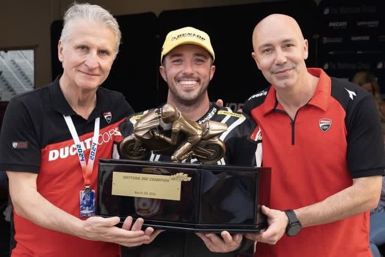 Paolo Ciabatti (links) mit Sieger Josh Herrin