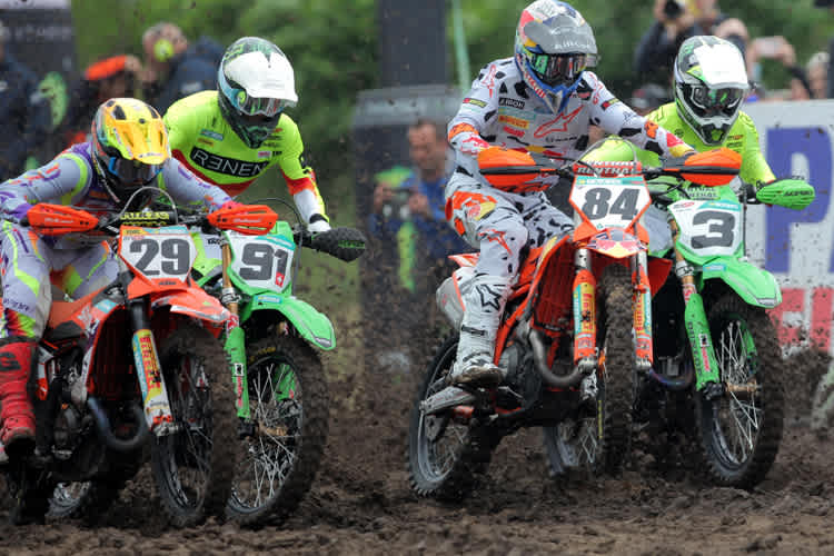 Henry Jacobi (#29) am Start zum ersten Lauf