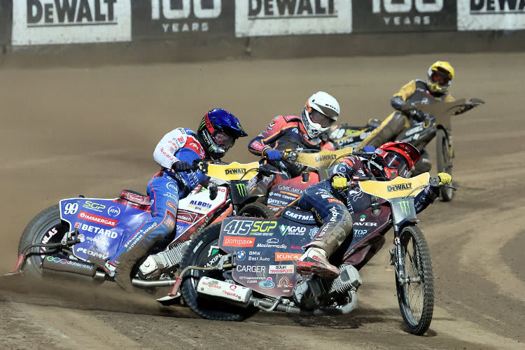 Dominik Kubera (vorne) fuhr 2024 immer wieder sehr stark