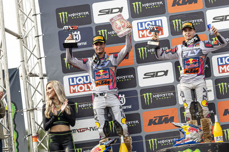 Simon Längenfelder übernahm in Kegums wieder das Red Plate des WM-Leaders