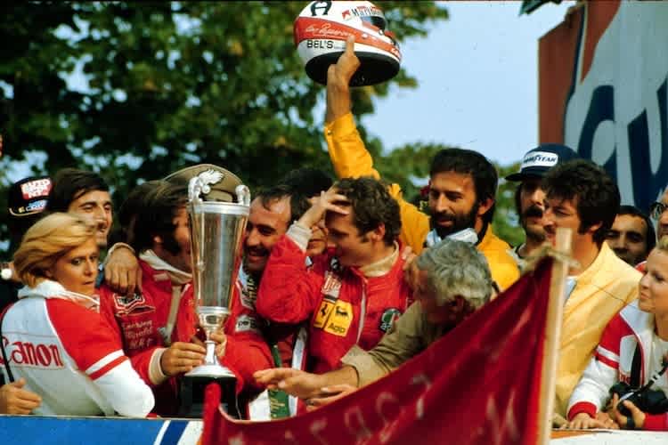Niki Lauda durfte vor 50 Jahren seinen ersten WM-Titelgewinn feiern