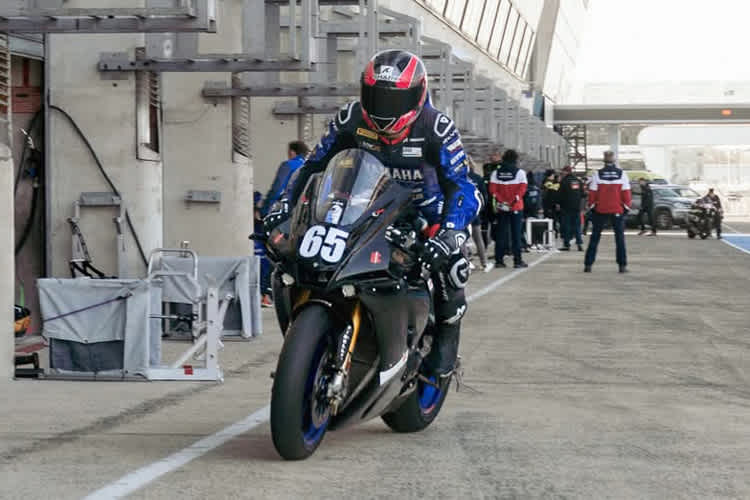 Lehmann fährt sich auf dem Superbike warm