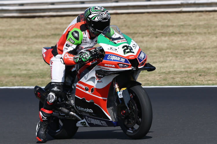 Alex Lowes auf der bildhübschen Bimota KB998