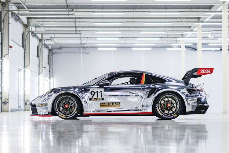 Timo Glock steuert das VIP-Fahrzeug