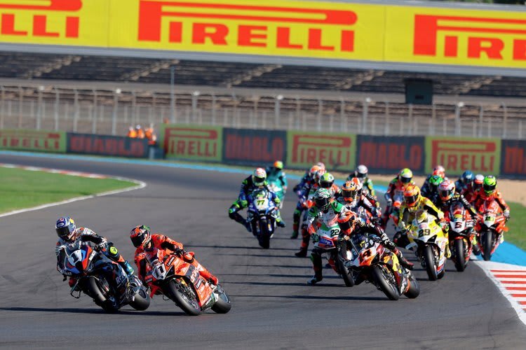 Toprak Razgatlioglu holte sich in der ersten Runde die Führung