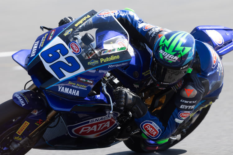Stefano Manzi mit der neuen Yamaha R9 in Cremona