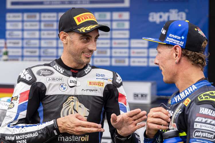 Tati Mercado (li.) im Gespräch mit Aegerter