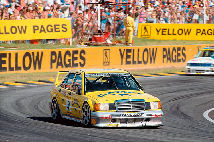 Unter Mercedes-Fans Kult: der gelbe 190 Evo II im Camel-Design.