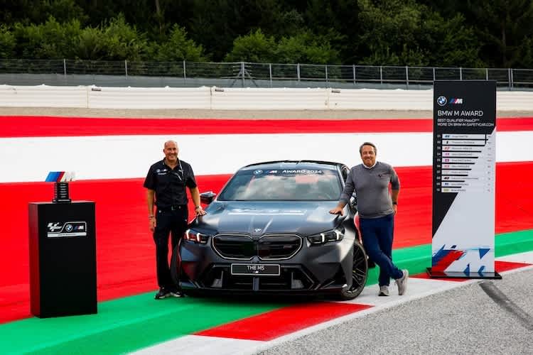 Dan Rossomondo (Dorna) und Axel Mittler (BMW) enthüllten den BMW M5