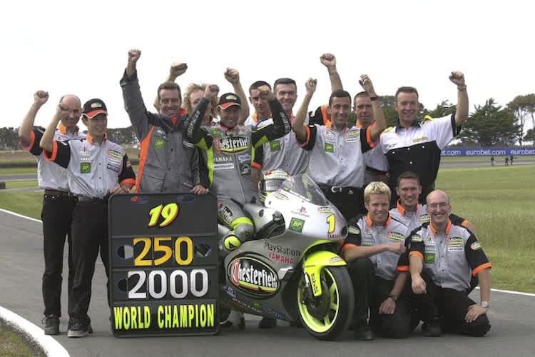 Das Meiserstück. Im Herbst 2000 wurde Jacque nach einem einzigartigen Duell mit seinem Yamaha-Tech3-Teamkollegen Shinya Nakano Weltmeister der Viertelliter-WM