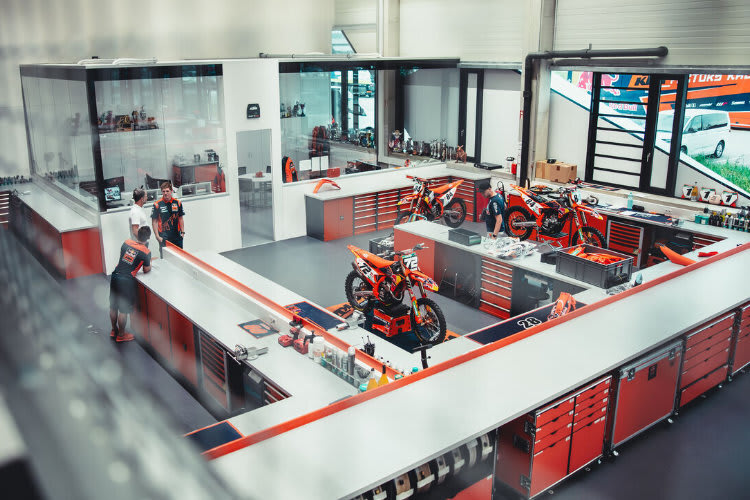 Blick in die KTM-Rennabteilung
