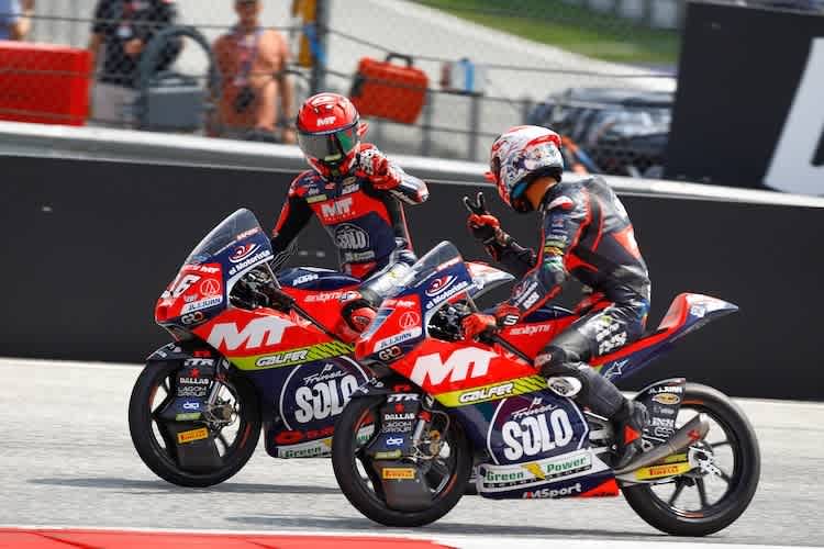 Platz 1 und 2 für MSi: Angel Piqueras gewann den Moto3-Krimi vor Ryusei Yamanaka