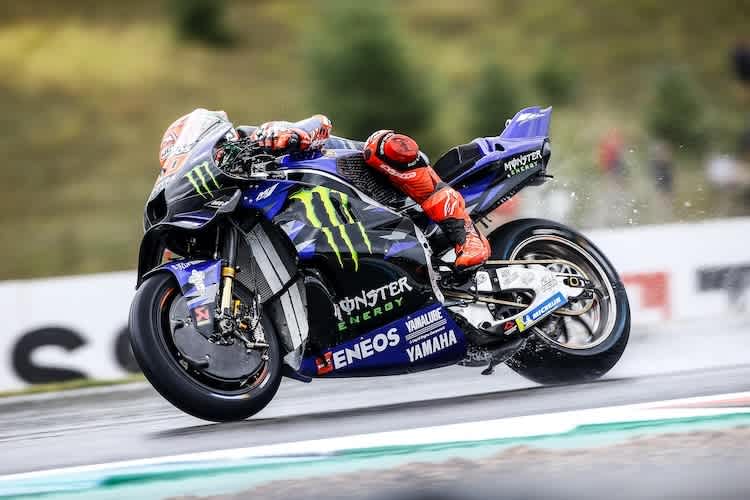 Fabio Quartararo auf der noch regennassen Piste in Brünn