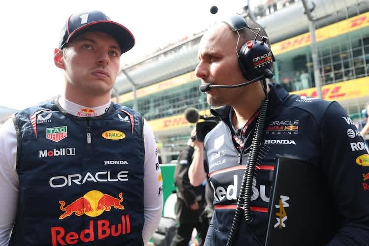 Max Verstappen mit seinem Renningenieur Gianpiero Lambiase