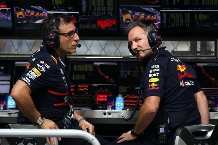 Pierre Waché (l.), Christian Horner und das gesamte Team von Red Bull Racing haben erfolgreich das Auto verbessert