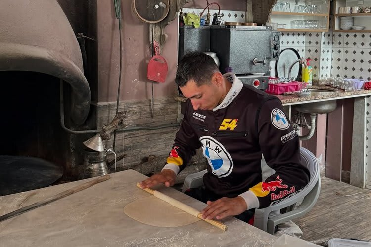 Toprak Razgatlioglu kann auch Küche