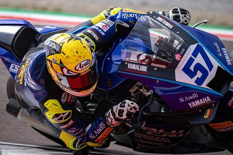 Aldi Mahendra fährt in der Supersport-WM 2025 eine solide Rookie-Saison