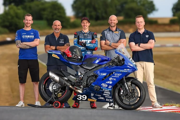 Wildcard in Magny-Cours: GMT94 mit drei Yamaha R9