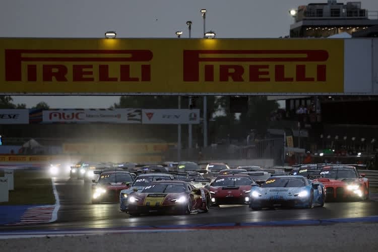 Die internationalen GT-Asse der GT World Challenge Europe sorgen weiterhin in Misano für Action