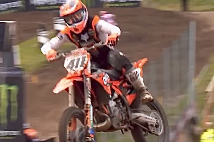 Marcel Stauffer wurde vom Hinterrad der Honda von Ruben Fernandez getroffen