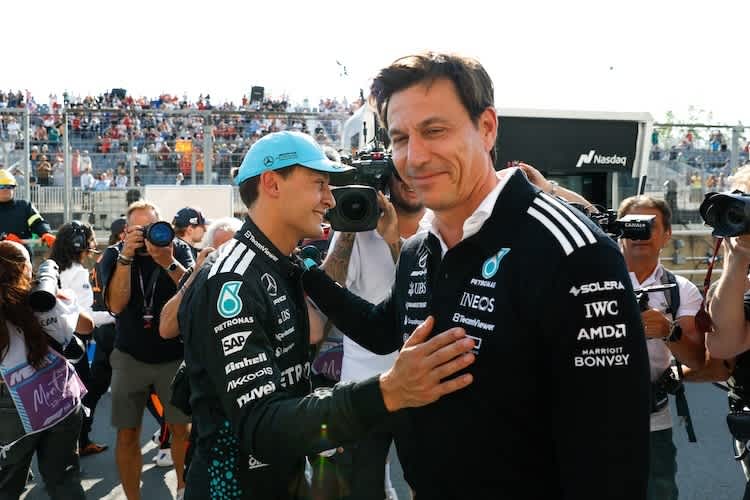 Mercedes-Teamchef Toto Wolff freute sich mit Polesetter George Russell