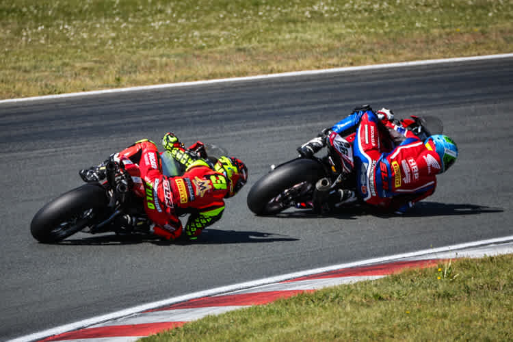 Florian Alt vor Lukas Tulovic