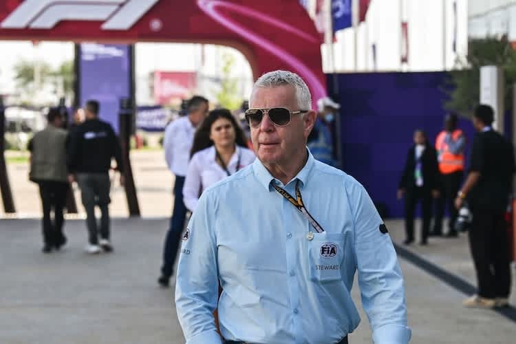 Derek Warwick