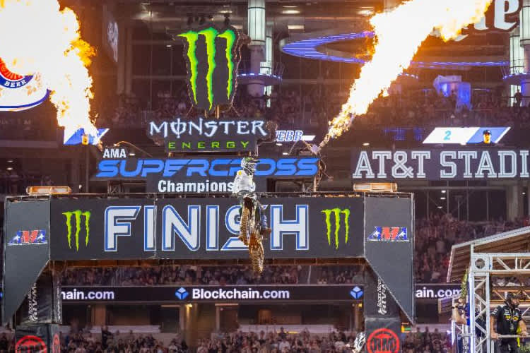 Cooper Webb triumphiert in Arlington