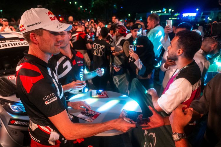 Die Fans freut`s: Der neunfache Weltmeister Sebastien Ogier fährt im kommenden Jahr zehn WM-Läufe