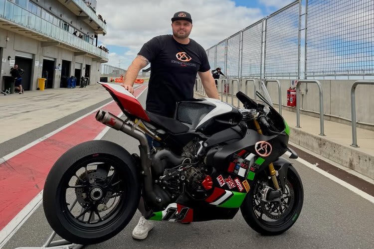 Lee Khouri finanziert das Superbike-Projekt Advocates Racing