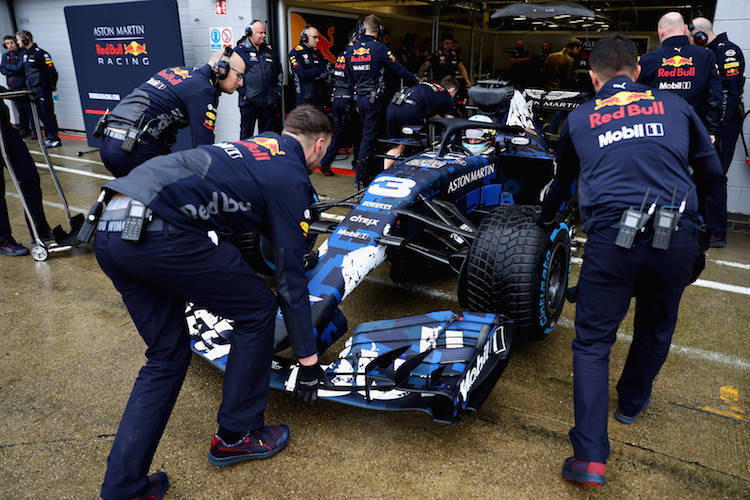 Daniel Ricciardo bei der Arbeit in Silverstone