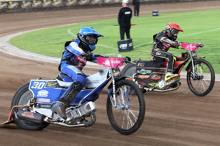 Leon Madsen (li.) hat nur ein Ziel: Zurück in den Grand Prix