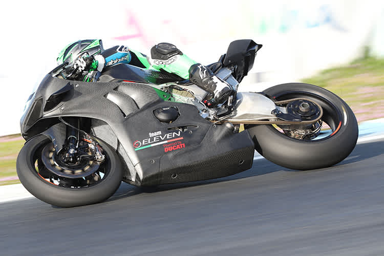 Eugene Laverty auf der neuen Ducati V4R