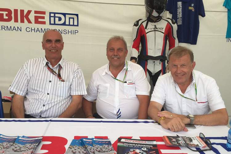Rüdiger Merdes mit Sepp Hofmann und Sepp Meier von IDM-Promoter MotoEvents HPM GmbH