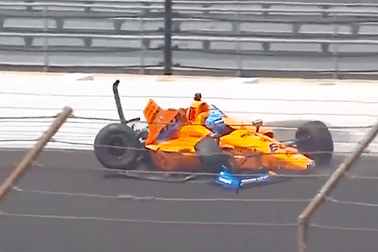 Der Wagen von Fernando Alonso wurde übel zugerichtet