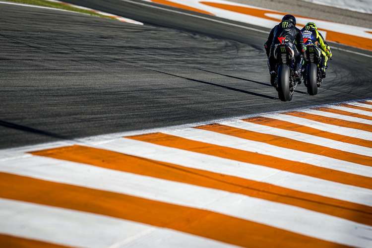 Lewis Hamilton war zusammen mit Valentino Rossi auf der Piste  