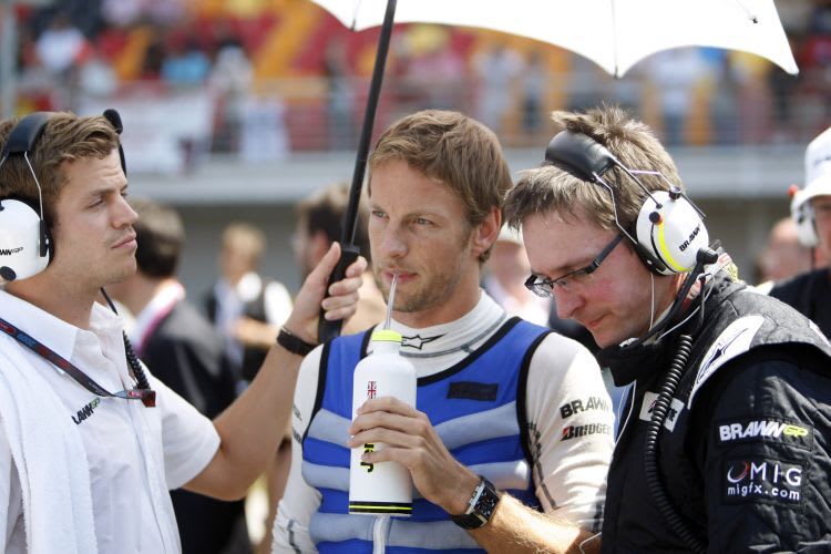 Button träumt vom Triumphzug auf der Insel