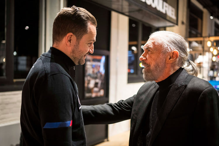 John Paul DeJoria (re.) mit BMW Motorsport Direktor Sven Blusch